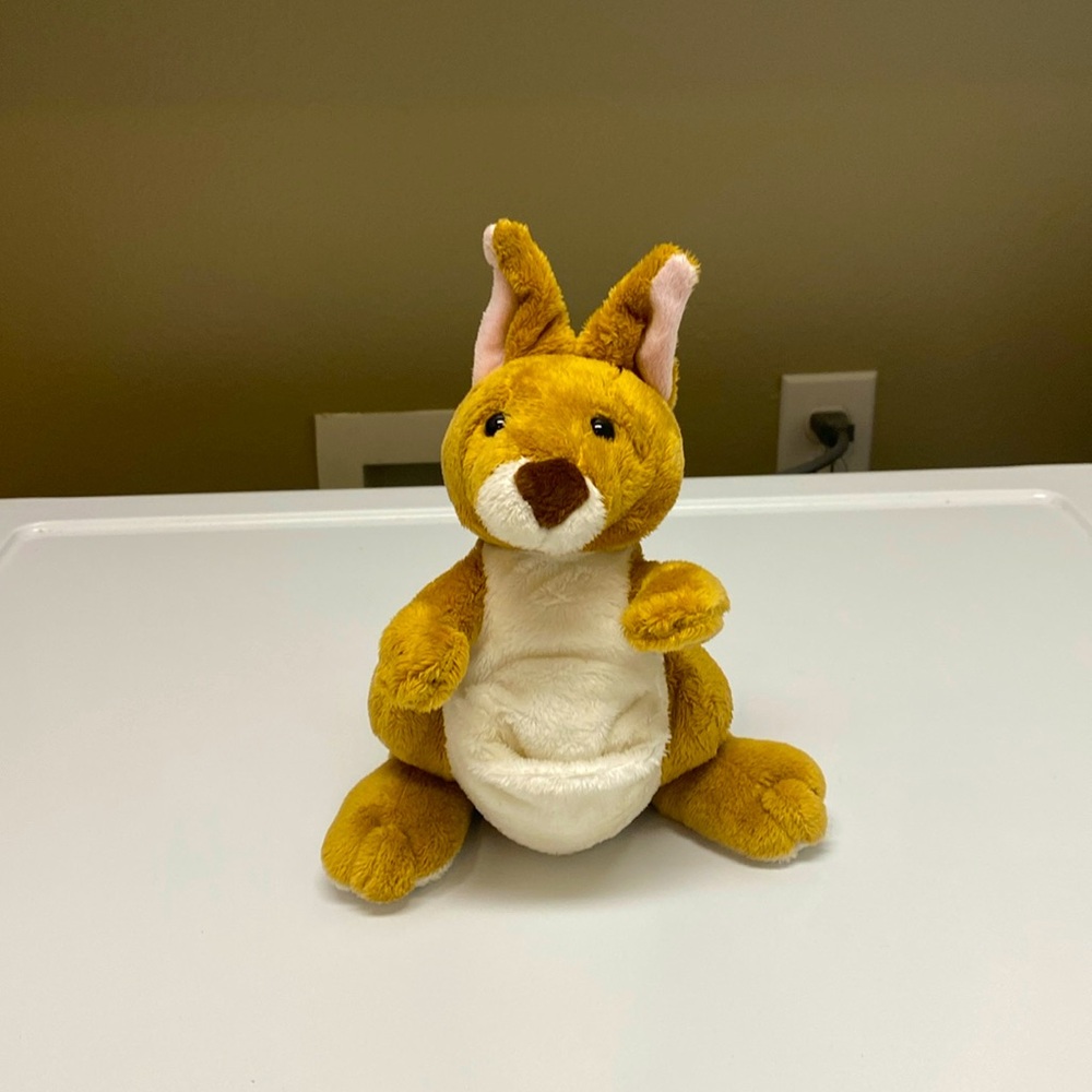 GANZ Webkins light and white Kangaroo. Retired with code. Good condition.